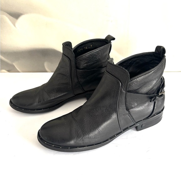 Freda Salvador Shoes - Freda Salvador black bootie